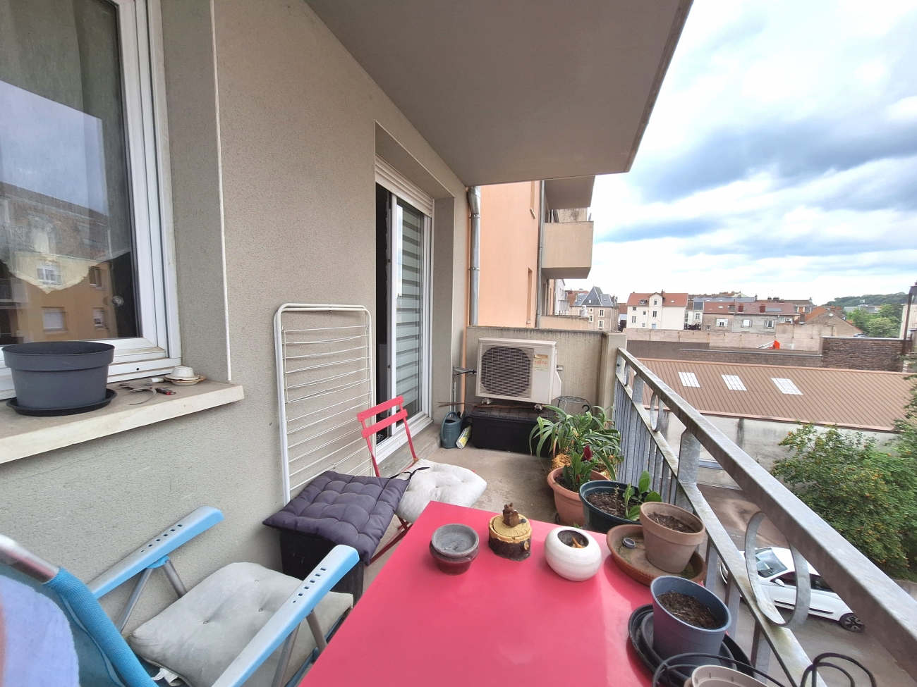 IDÉAL INVESTISSEURS!! TYPE 2 AVEC TERRASSE & PARKING PRIVATIF