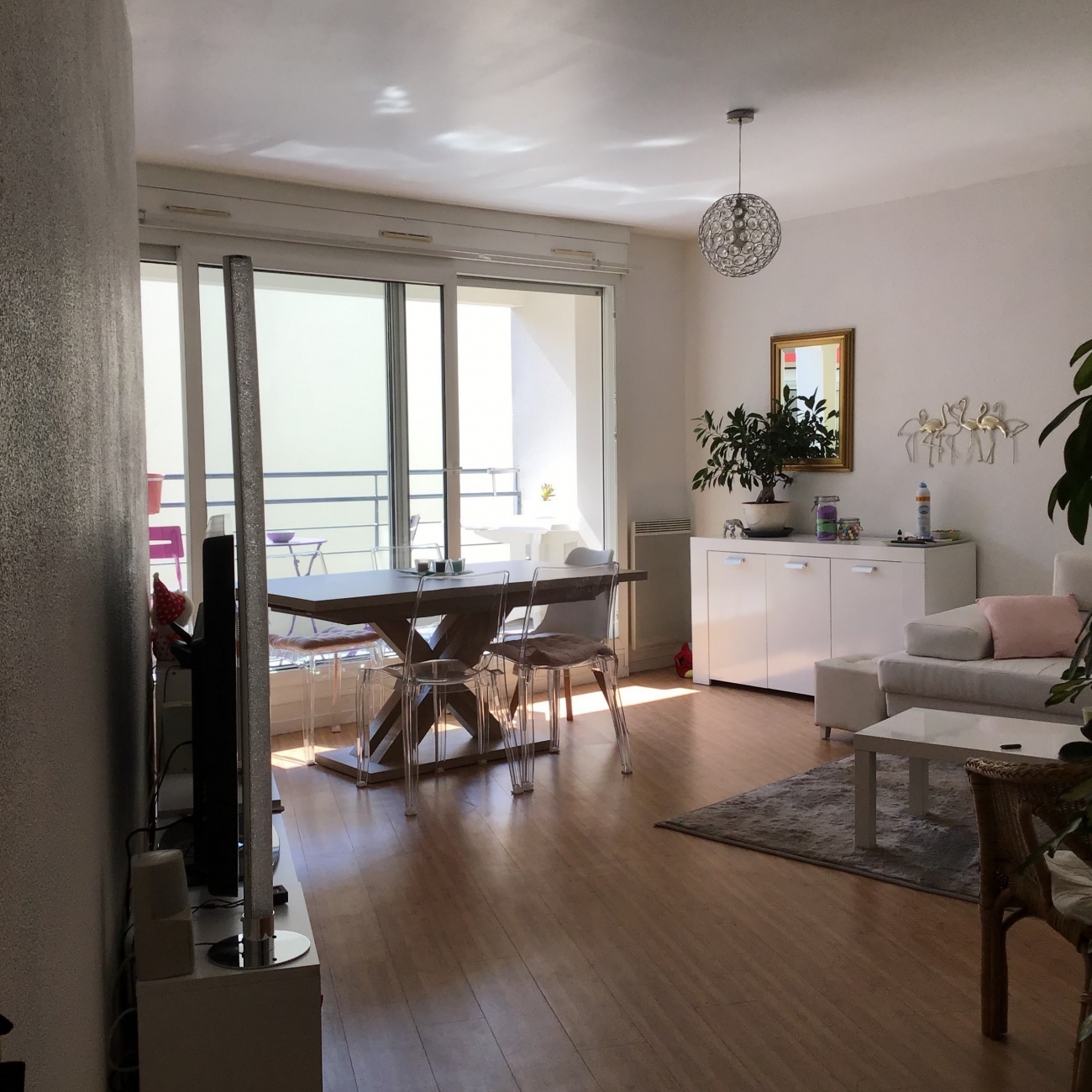 Type 2 avec terrasse, résidence sécurisée avec ascenseur
