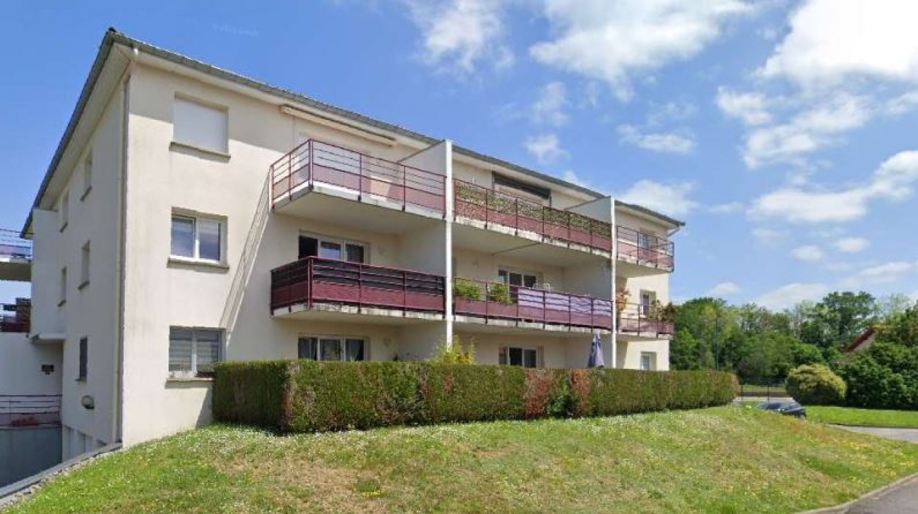 LUMINEUX T3 AVEC TERRASSE,GARAGE, PARKING & CAVE 
