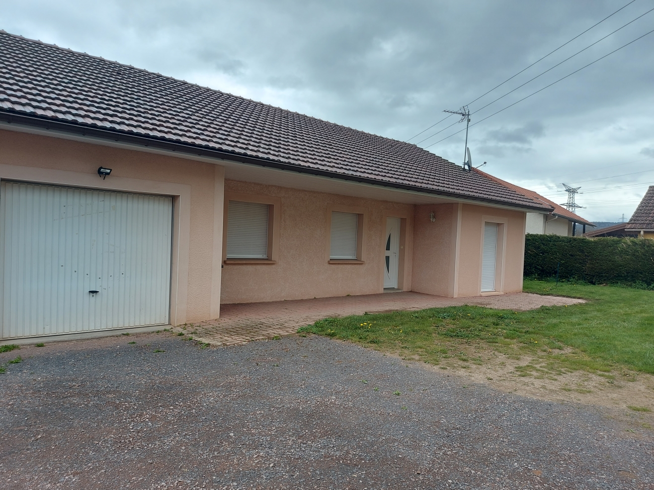 MAISON 3 CHAMBRES A POUXEUX