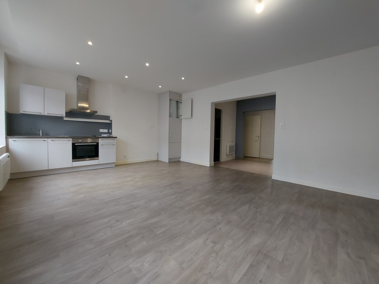 SPACIEUX ET LUMINEUX F2 HYPER CENTRE