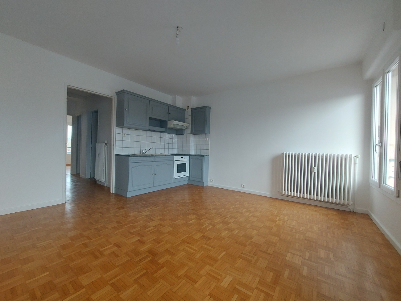 F2 AVEC ASCENSEUR CHAUFFAGE COMPRIS