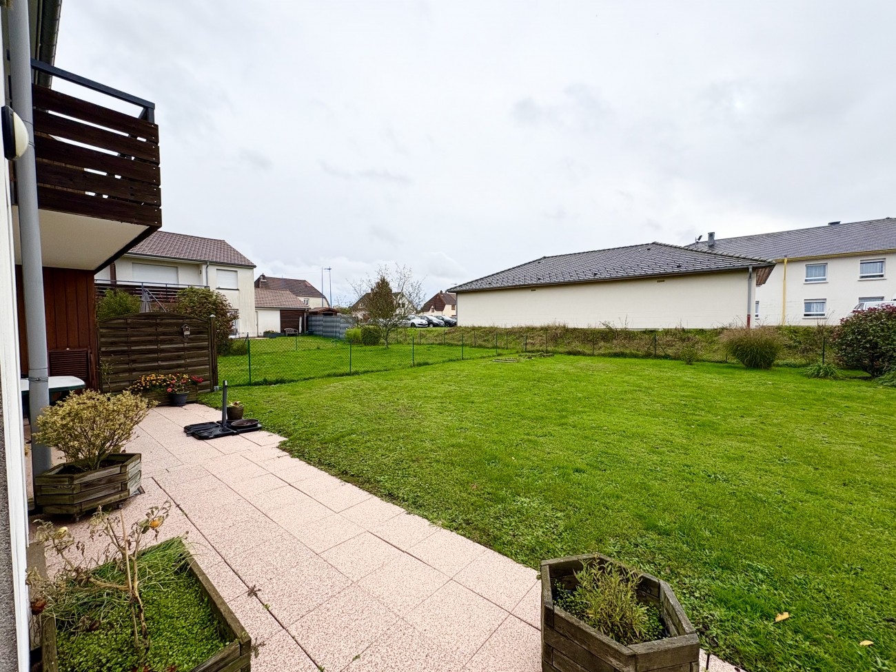 APPARTEMENT TYPE 3 AVEC TERRAIN CLOS, GARAGE & CELLIER