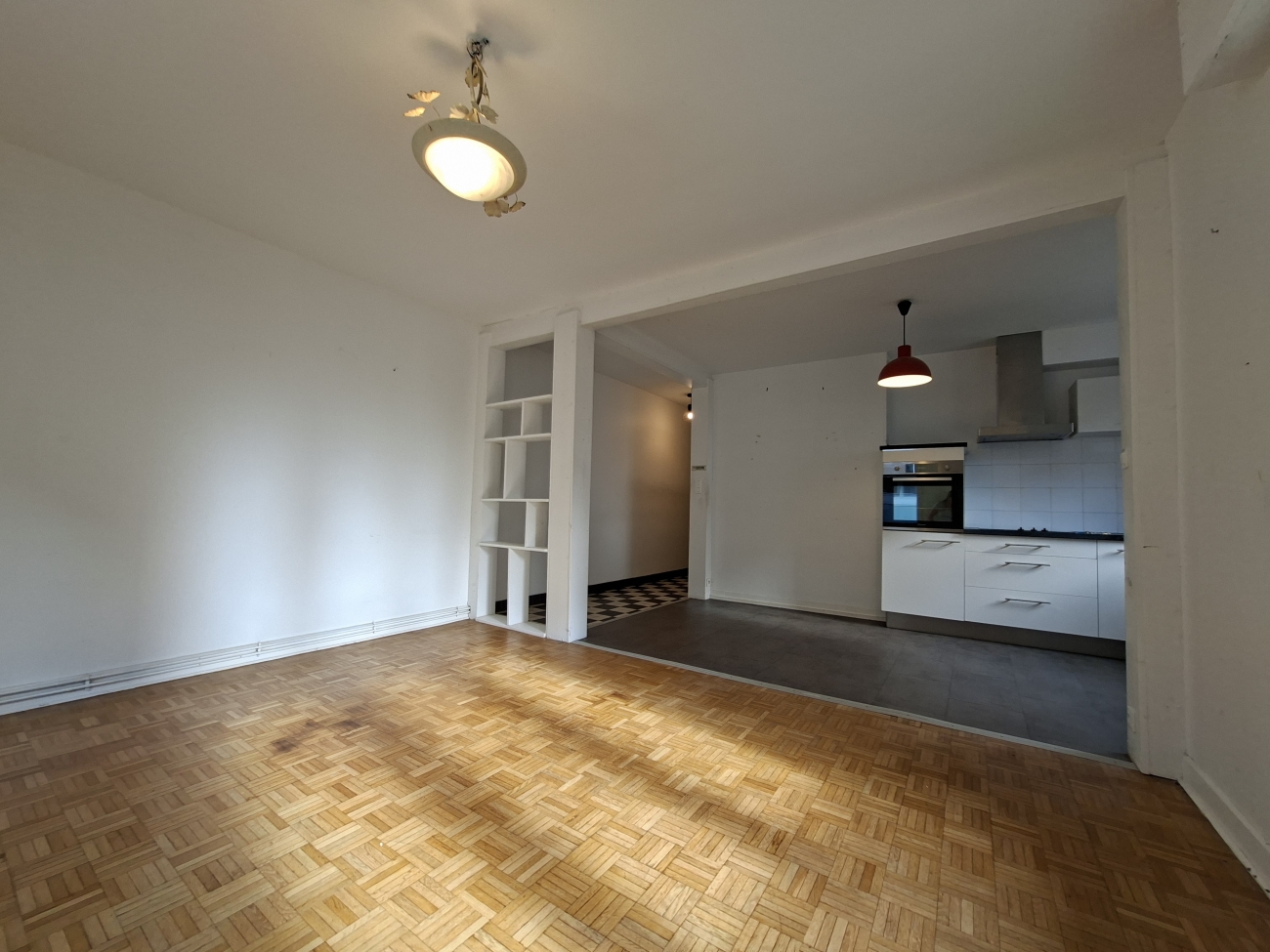 F3 EN REZ DE CHAUSSEE SURELEVE RENOVE 